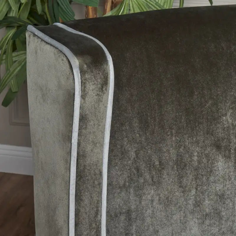 Sillón club de terciopelo bicolor con patas de madera de caucho