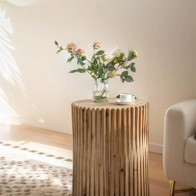 Mesa de centro redonda de madera con diseño retro en relieve