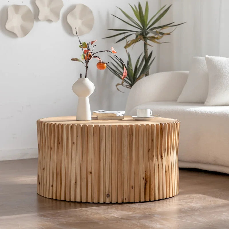 Mesa de centro redonda de madera con diseño retro en relieve
