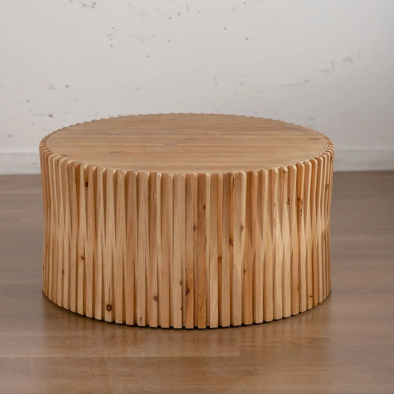 Mesa de centro redonda de madera con diseño retro en relieve